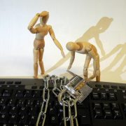 Vadonatúj netes csalási trükkök: olcsó lakás, kedvező ál-hitel...