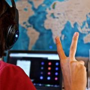 Felkészülés az iskolakezdésre: ismét digitális oktatás vár a magyar szülőkre és diákokra?