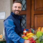 Akár már aznapi kiszállítással is rendelhetünk a Tescótól