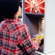 Cyber Monday: a magyar szülők 60%-a szabályozza, hogy gyermeke milyen videójátékot vásárolhat