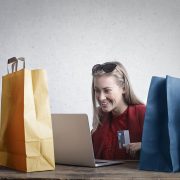 Át kellene állnia a nagyvállalatoknak is az újrahasználható csomagolásokra