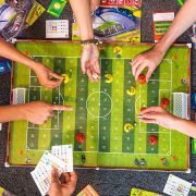A valódi futball izgalmát adja vissza az interaktív magyar társasjáték