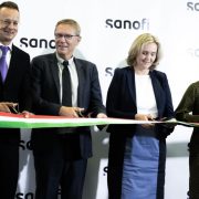Közel 8 milliárd forint értékben újabb fejlesztés valósult meg a Sanofi csanyikvölgyi fecskendőgyárá...