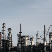 Leáll a teljes európai és magyar műanyagipar a szigorítások miatt?