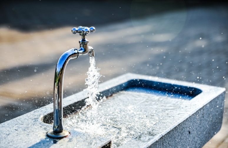 Vízcsap, vízlábnyom, fotó: pixabay.com