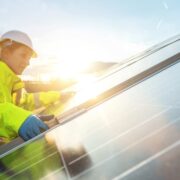 Indul az Európai Napenergia Akadémia, ahol két év alatt 65 ezer szakembert képeznek ki