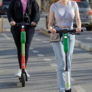 Megérkeztek a kötelező biztosítások a rollerekre - 900-szoros különbségek is lehetnek a díjakban