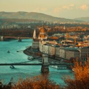 gazdaságpolitikai akcióterv, Budapest, forrás: unsplash.com