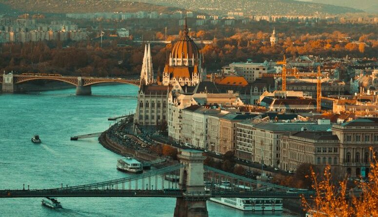 gazdaságpolitikai akcióterv, Budapest, forrás: unsplash.com