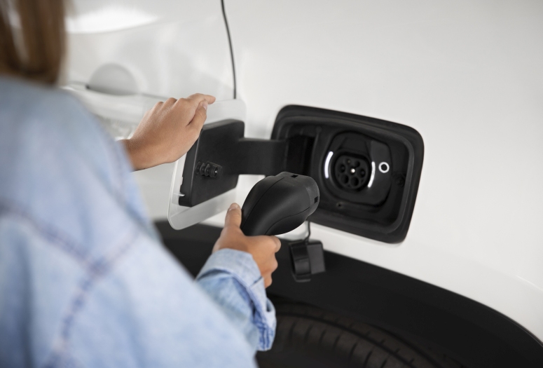 lítium, elektromos autó, forrás: freepik.com