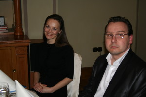 Zsuzsa a SUU VIP-esten, az Akadémián Csíkos Péter (Gravity) mellett, 2012. márciusban