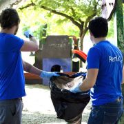 Tavaszi nagytakarítást tartott a Rendi Szeged egyik legnagyobb játszóterén